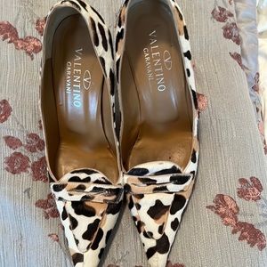 Women's vintage Valentino shoes. Size 39